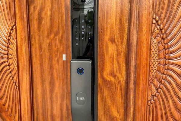 Khoá Thông Minh Siker KTS 110PR – Công Nghệ Face ID Đỉnh Cao Cho Cửa Gỗ